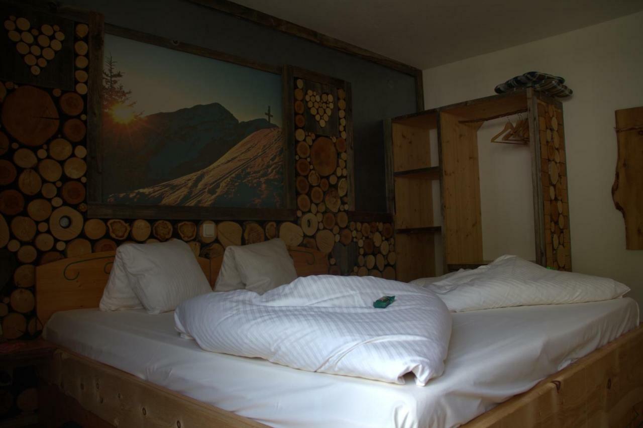 Alpin-Sportiv Apartment แลร์มอส ภายนอก รูปภาพ